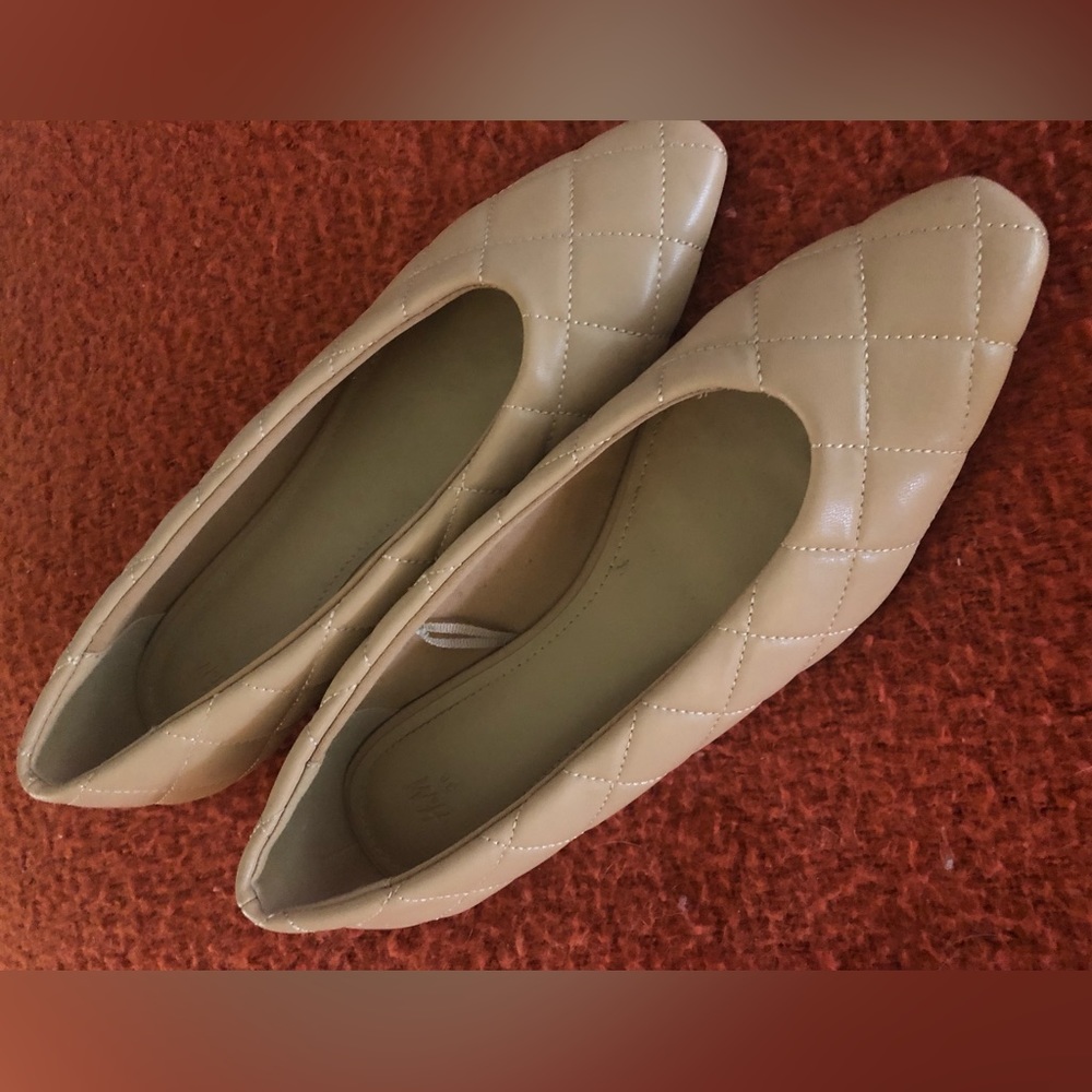 🍒5/$25🍒 comfortable tan flats